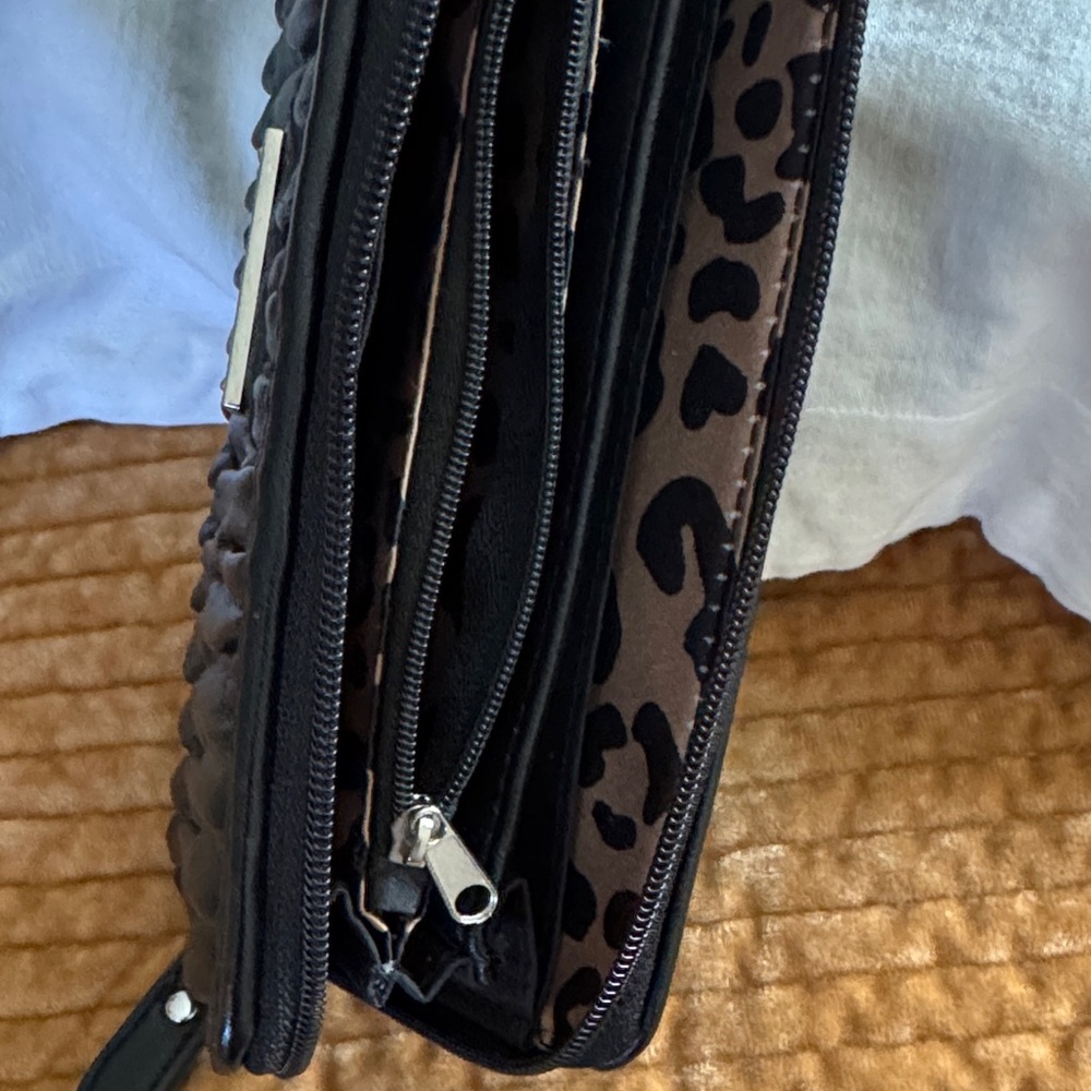 Jessica Simpson Black Textured Wristlet Wallet - Picture 5 of 6